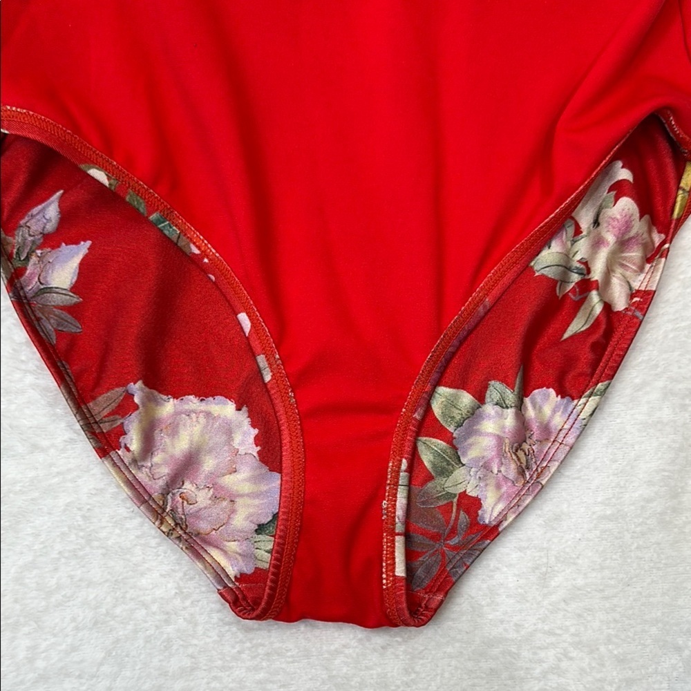 Nine West Red Floral One Piece V-Neck Swimsuit in Size S - Picture 9 of 9
